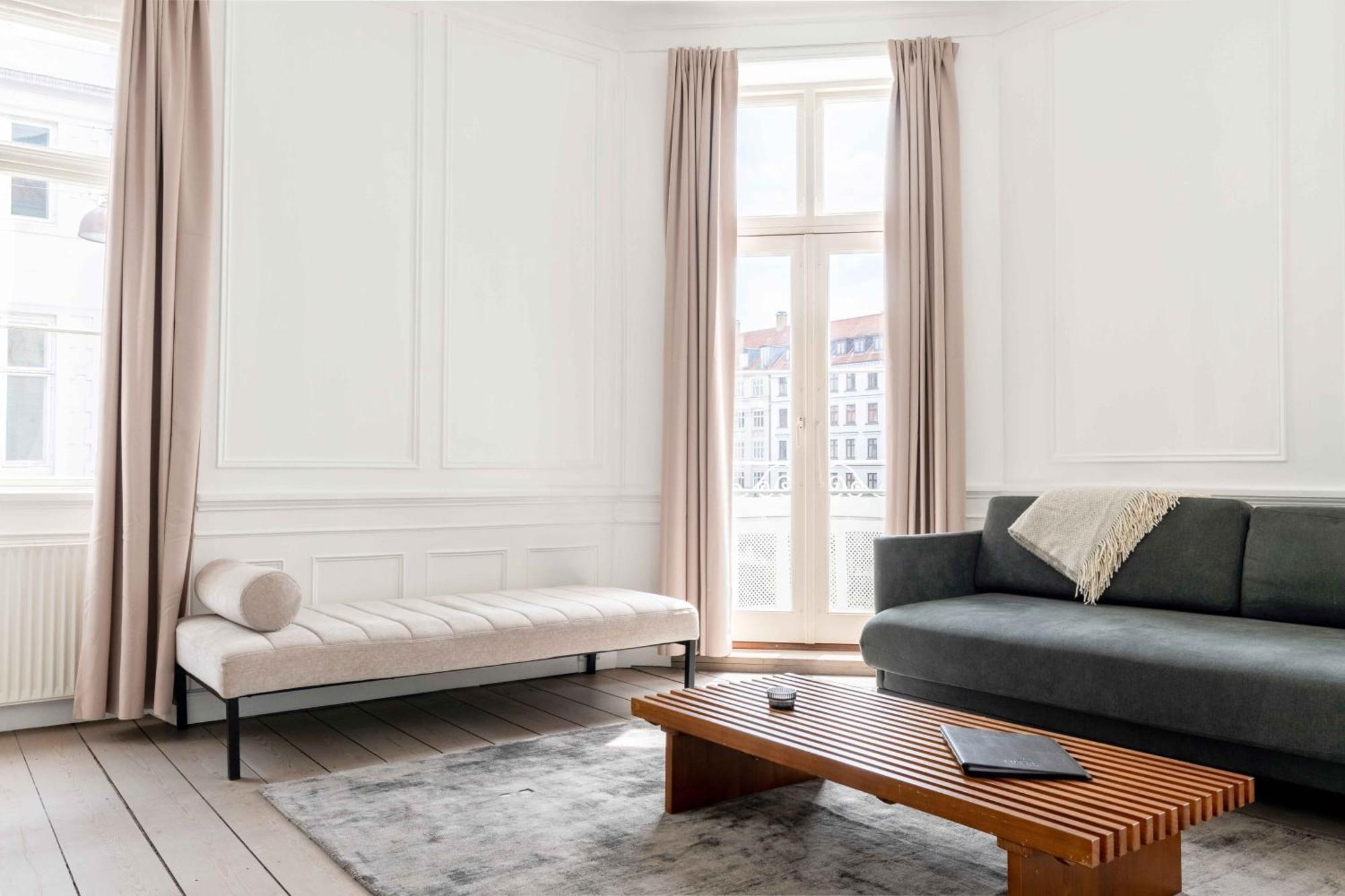 Apartment Chic In Vibrant Area By Canals